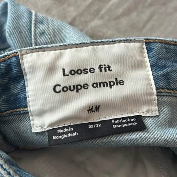 H&M Loose Fit Acid Wash Jeans – Size 32x32 - Picture 2 of 3